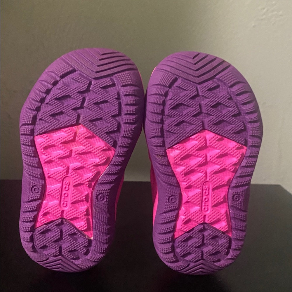 Crocs Swiftwater Play Shoes Girls Water Sandals Pink Purple Size C6 - Picture 3 of 4
